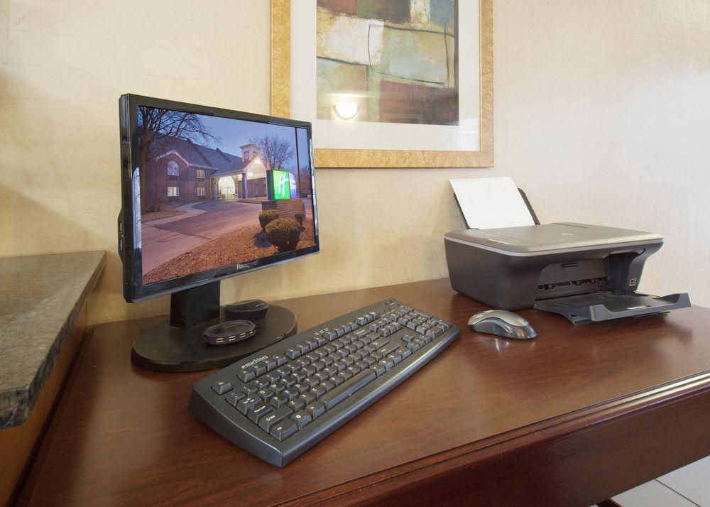 Holiday Inn Express Des Moines-At Drake University, An Ihg Hotel Екстериор снимка