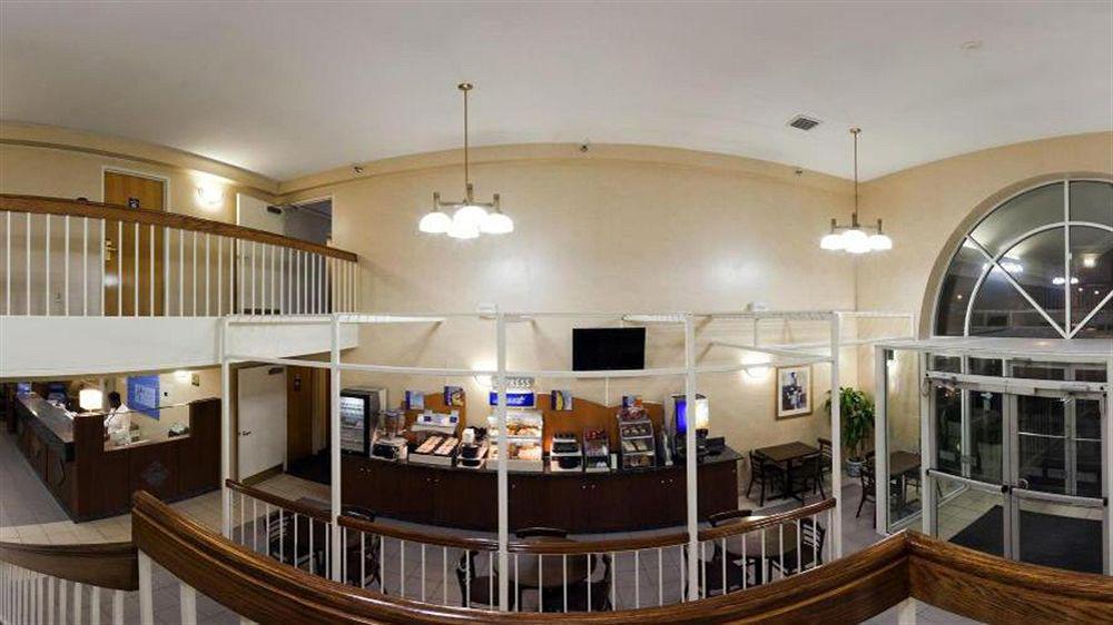 Holiday Inn Express Des Moines-At Drake University, An Ihg Hotel Екстериор снимка
