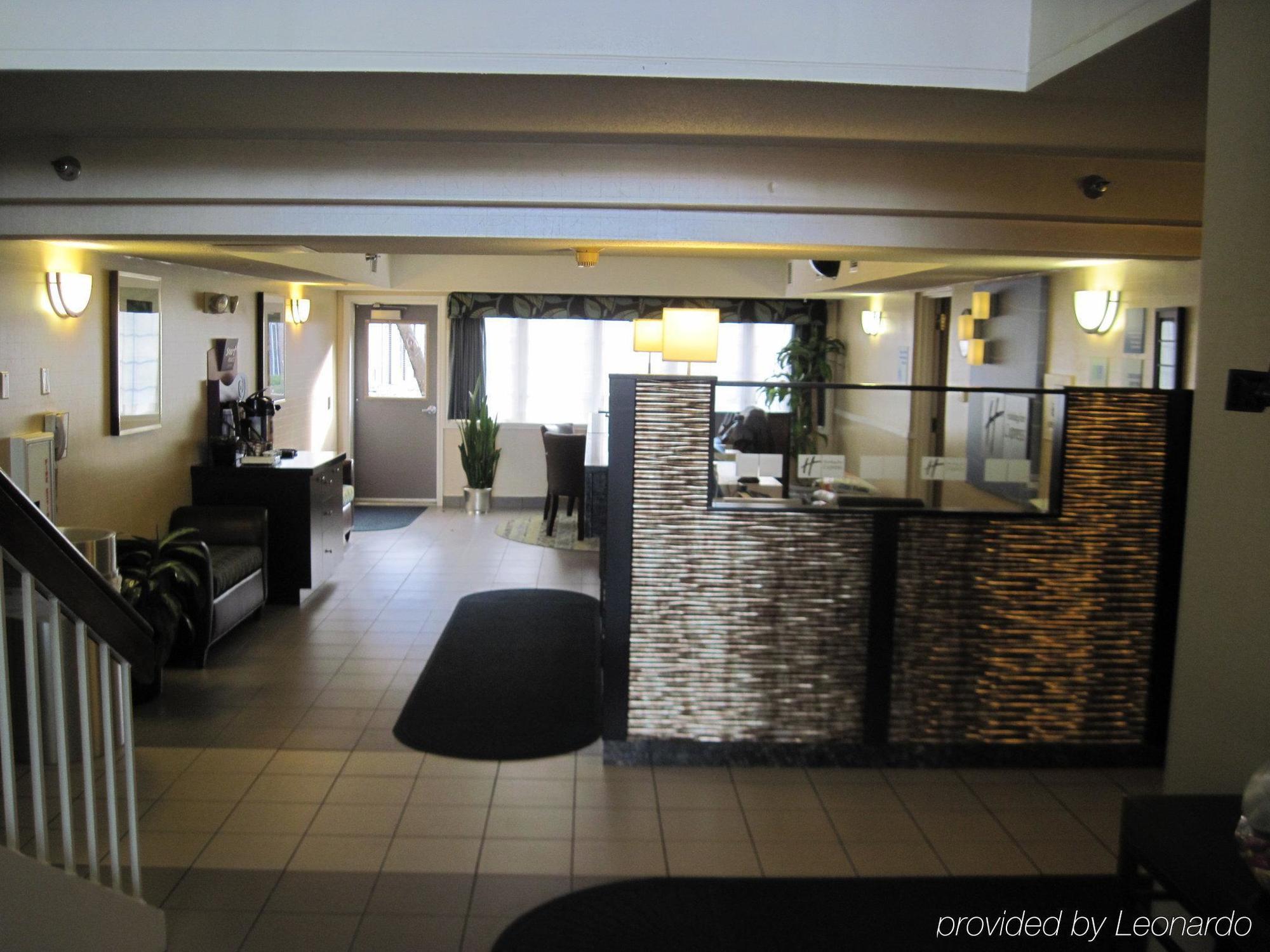 Holiday Inn Express Des Moines-At Drake University, An Ihg Hotel Екстериор снимка