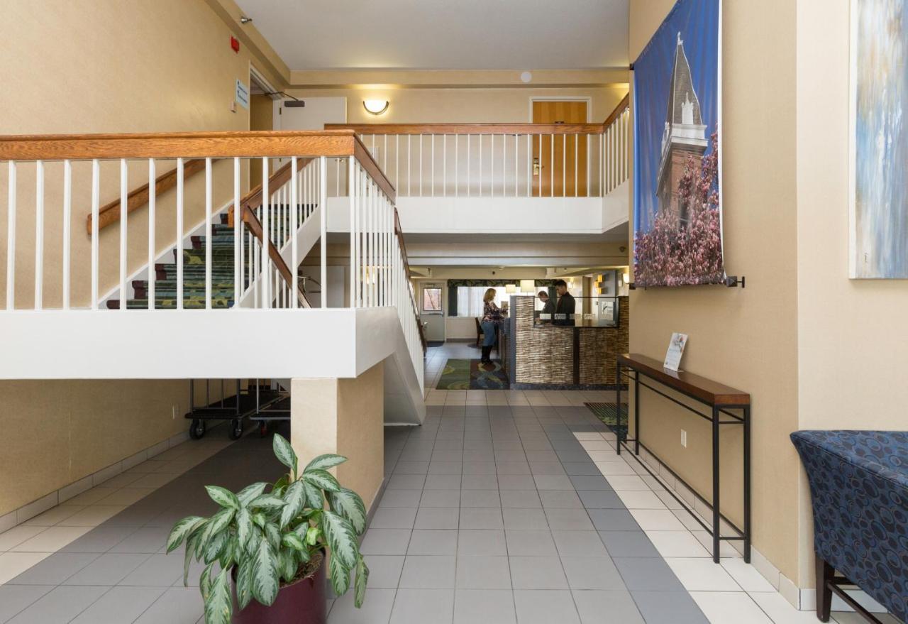 Holiday Inn Express Des Moines-At Drake University, An Ihg Hotel Екстериор снимка