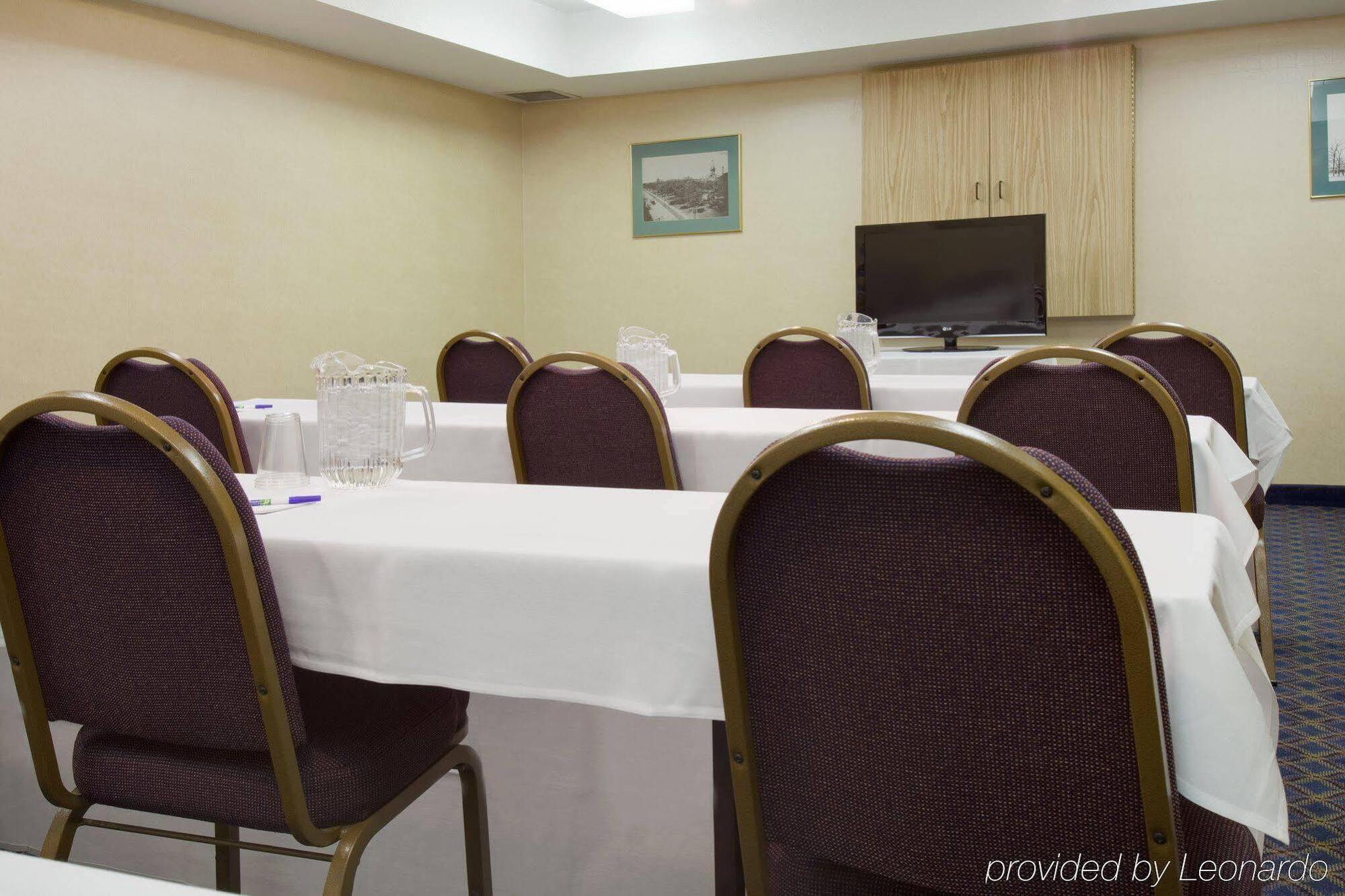 Holiday Inn Express Des Moines-At Drake University, An Ihg Hotel Екстериор снимка